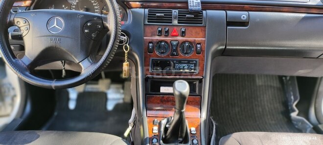 Mercedes E 220 1999, 450,000 km - 2.2 l - Şəki