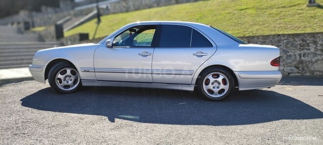 Mercedes E 220 1999, 450,000 km - 2.2 l - Şəki