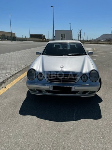 Mercedes E 270 2001, 395,500 km - 2.7 l - Bakı