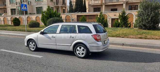 Opel Astra 2006, 130,000 km - 1.4 л - Bakı