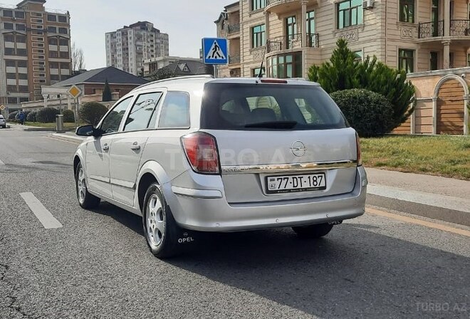 Opel Astra 2006, 130,000 km - 1.4 л - Bakı
