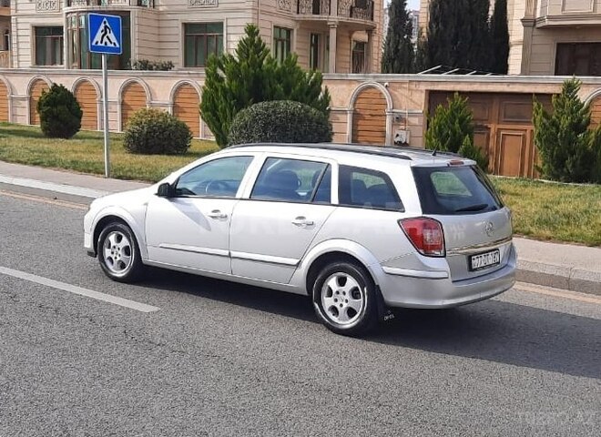 Opel Astra 2006, 130,000 km - 1.4 л - Bakı
