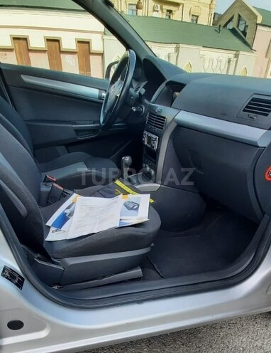 Opel Astra 2006, 130,000 km - 1.4 л - Bakı