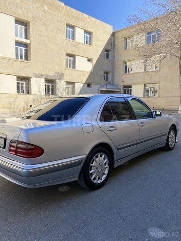 Mercedes E 240 2000, 238,000 km - 2.6 l - Bakı