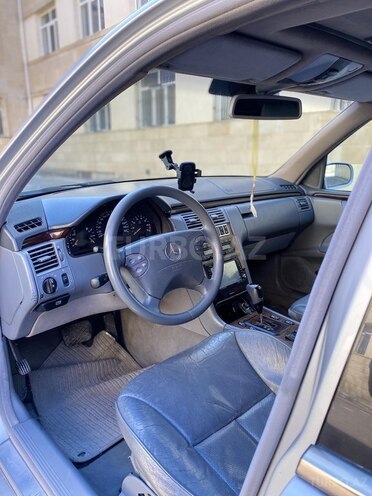 Mercedes E 240 2000, 238,000 km - 2.6 l - Bakı