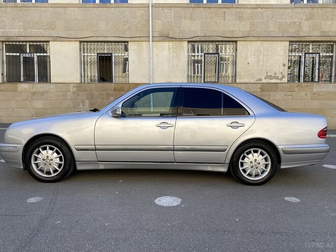 Mercedes E 240 2000, 238,000 km - 2.6 l - Bakı