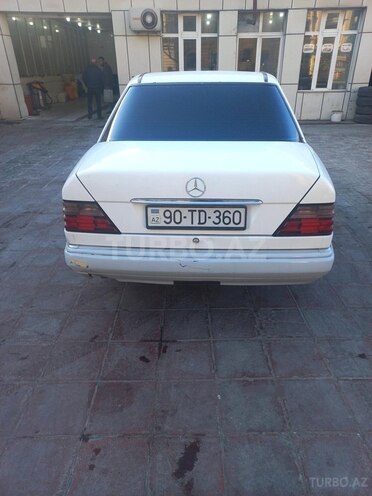 Mercedes E 200 1993, 435,200 km - 2.0 l - Bakı