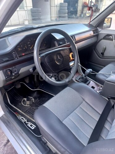 Mercedes E 200 1993, 435,200 km - 2.0 l - Bakı