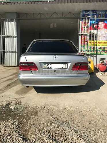 Mercedes E 230 1996, 300,000 km - 2.3 л - Bakı