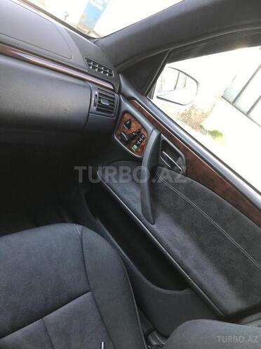 Mercedes E 230 1996, 300,000 km - 2.3 л - Bakı