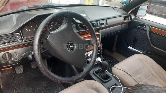 Mercedes E 250 1991, 100,000 km - 2.5 l - Şəki