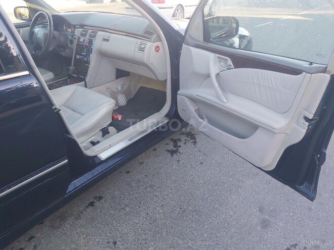 Mercedes E 240 2001, 220,000 km - 2.6 l - Bakı