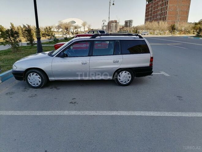 Opel Astra 1992, 400,000 km - 1.6 l - Bakı