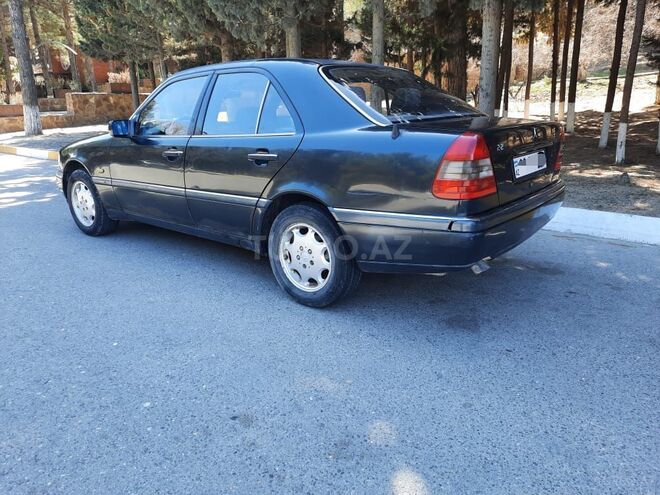 Mercedes C 220 1995, 240,000 km - 2.2 l - Bakı