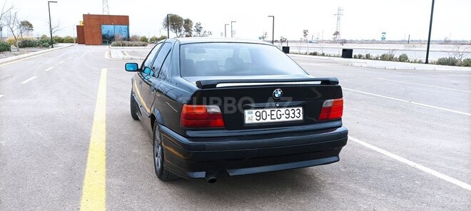 BMW 320 1995, 352,941 km - 2.0 l - Salyan
