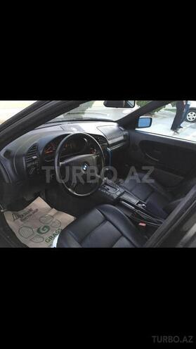 BMW 320 1995, 352,941 km - 2.0 l - Salyan