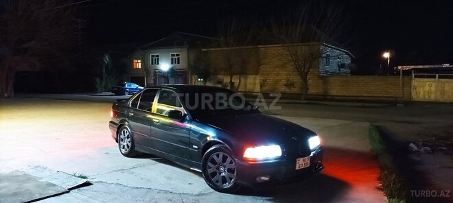 BMW 320 1995, 352,941 km - 2.0 l - Salyan