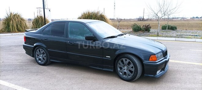 BMW 320 1995, 352,941 km - 2.0 l - Salyan