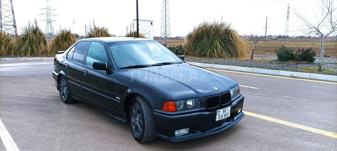 BMW 320 1995, 352,941 km - 2.0 l - Salyan