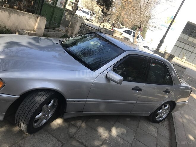Mercedes C 230 2000, 327,225 km - 2.3 l - Biləsuvar
