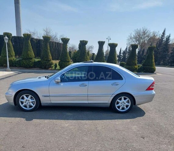 Mercedes C 240 2000, 256,450 km - 2.6 l - Ağcabədi