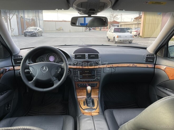 Mercedes E 240 2002, 300,535 km - 2.6 l - Bakı