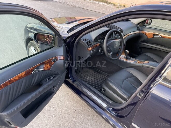 Mercedes E 240 2002, 300,535 km - 2.6 l - Bakı