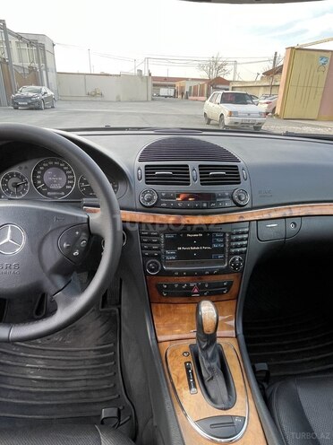 Mercedes E 240 2002, 300,535 km - 2.6 l - Bakı