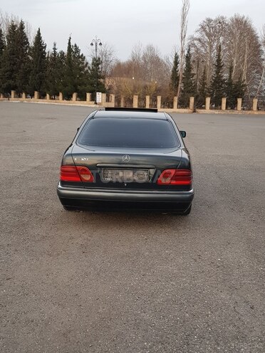 Mercedes E 290 1999, 253,000 km - 2.9 l - Bakı