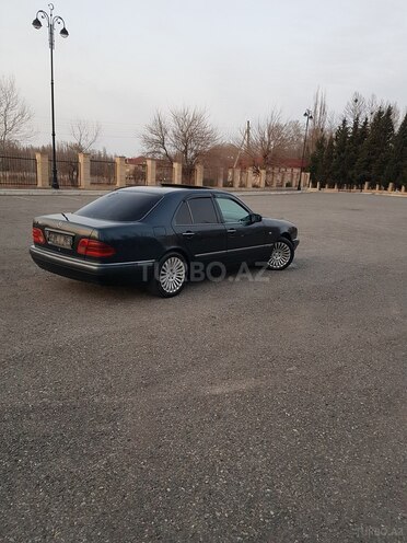 Mercedes E 290 1999, 253,000 km - 2.9 l - Bakı