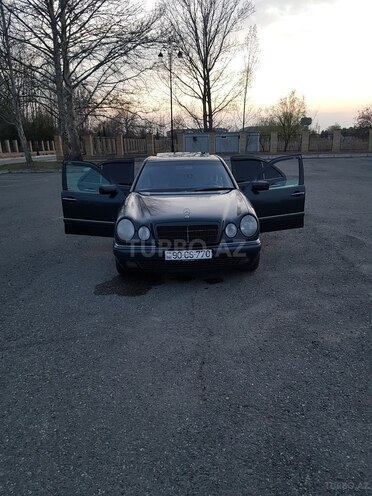 Mercedes E 290 1999, 253,000 km - 2.9 l - Bakı