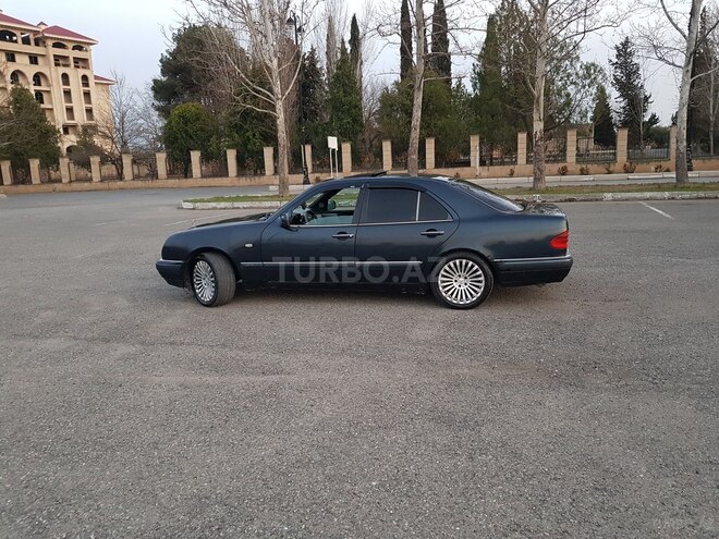 Mercedes E 290 1999, 253,000 km - 2.9 l - Bakı
