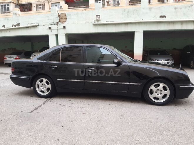 Mercedes E 220 2000, 499,000 km - 2.2 л - Bakı