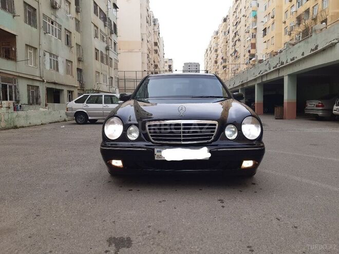 Mercedes E 220 2000, 499,000 km - 2.2 л - Bakı