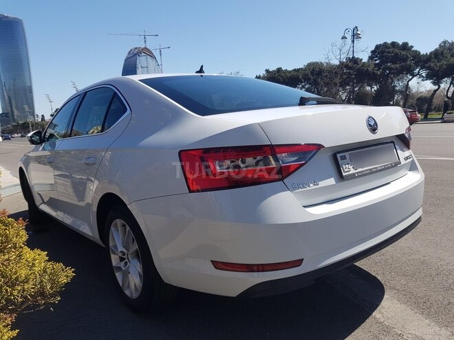 Skoda Superb 2019, 24,900 km - 1.4 л - Bakı