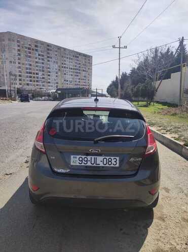 Ford Fiesta 2015, 154,700 km - 1.6 l - Bakı