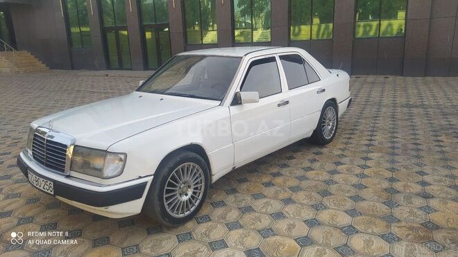 Mercedes E 200 1991, 391,321 km - 2.0 l - Gəncə