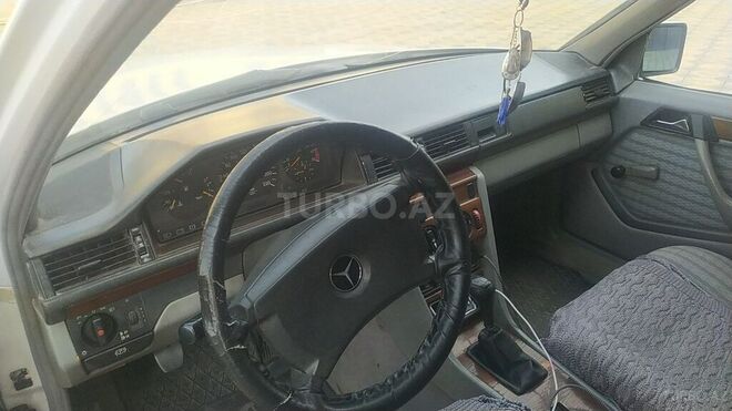 Mercedes E 200 1991, 391,321 km - 2.0 l - Gəncə