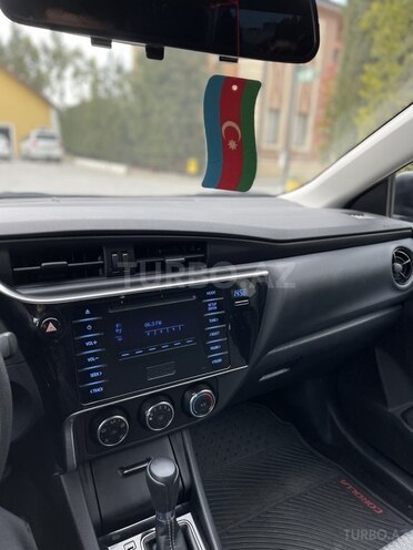 Toyota Corolla 2018, 60,000 km - 1.6 l - Bakı