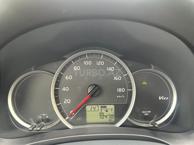 Toyota Yaris 2012, 70,500 km - 1.3 l - Bakı