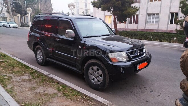 Mitsubishi Pajero 2005, 271,000 km - 3.0 l - Gəncə