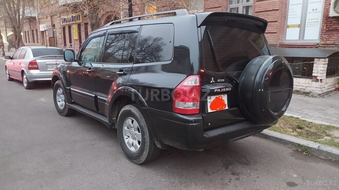 Mitsubishi Pajero 2005, 271,000 km - 3.0 l - Gəncə