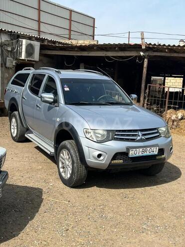 Mitsubishi L200 2011, 200,000 km - 2.5 l - Bakı