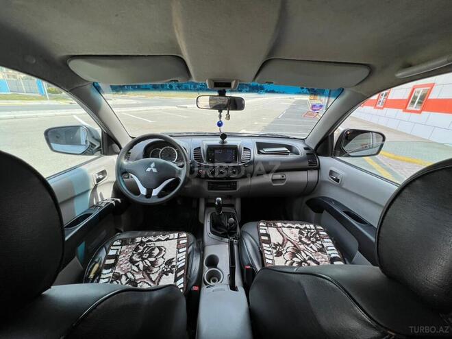 Mitsubishi L200 2011, 200,000 km - 2.5 l - Bakı