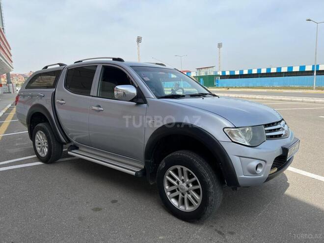 Mitsubishi L200 2011, 200,000 km - 2.5 l - Bakı