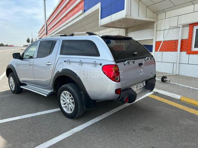Mitsubishi L200 2011, 200,000 km - 2.5 l - Bakı