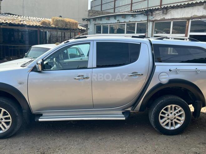 Mitsubishi L200 2011, 200,000 km - 2.5 l - Bakı
