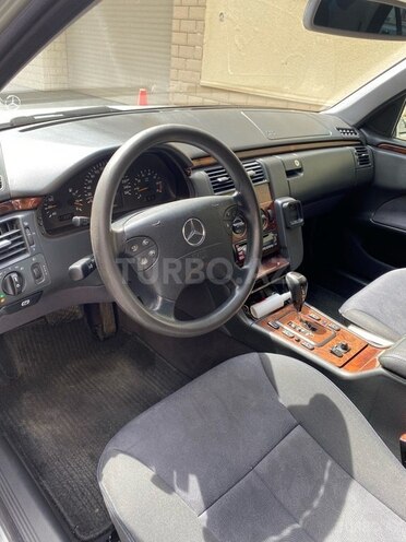 Mercedes E 200 2001, 307,000 km - 2.0 л - Bakı