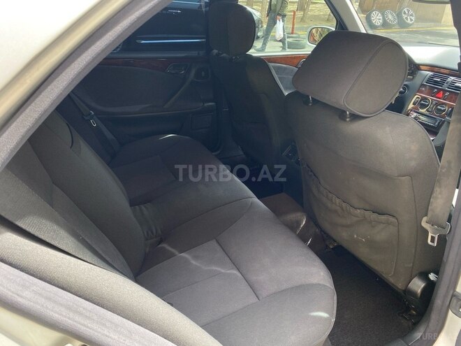 Mercedes E 200 2001, 307,000 km - 2.0 л - Bakı