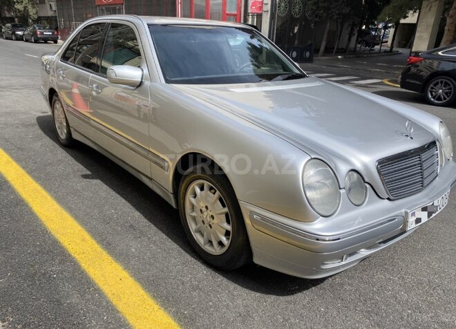 Mercedes E 200 2001, 307,000 km - 2.0 л - Bakı